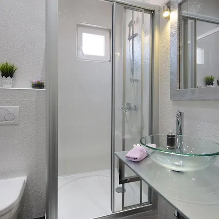 Nena Appartement *